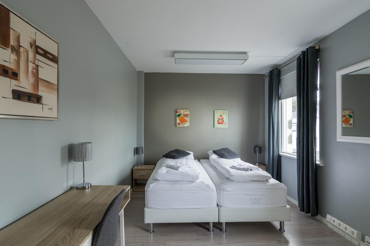 Town Square Guesthouse Акурейри Экстерьер фото
